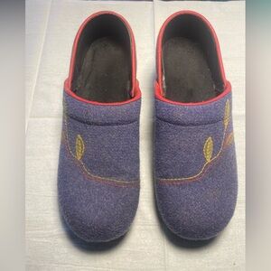 Dansko purple wool clogs with embroidered leaves